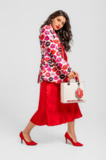 BE CALM AND KISS ME - Image 2