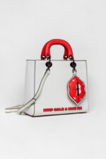 BE CALM AND KISS ME - Image 4