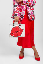 BE CALM AND KISS ME - Image 5