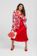 BE CALM AND KISS ME - Image 6