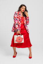 BE CALM AND KISS ME - Image 7