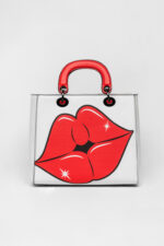 BE CALM AND KISS ME - Image 9